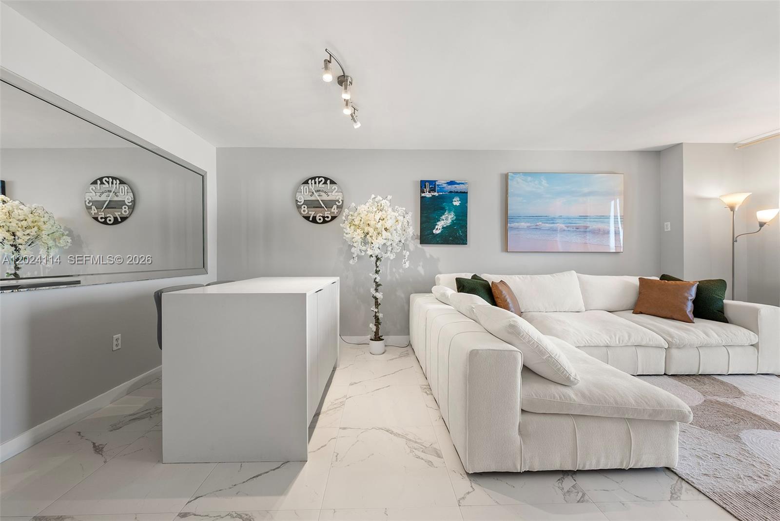 90 Alton Road, Unit 1405 Miami Beach, FL 33139 - Photo 13 of 39 Gallery Image 13