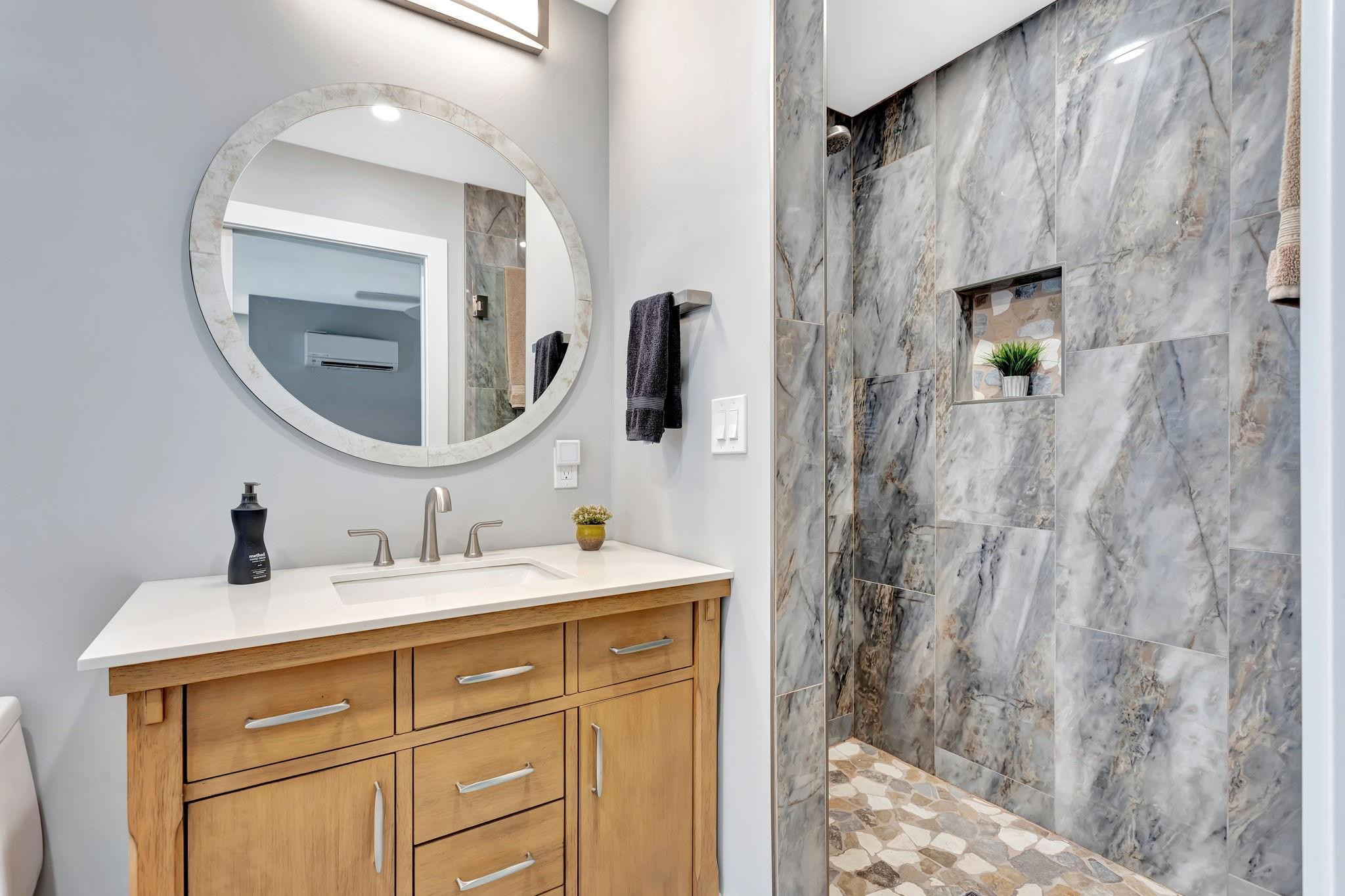 397 Sundial Circle, Unit 397 Pompano Beach, FL 33068 - Photo 17 of 28 Master Bathroom