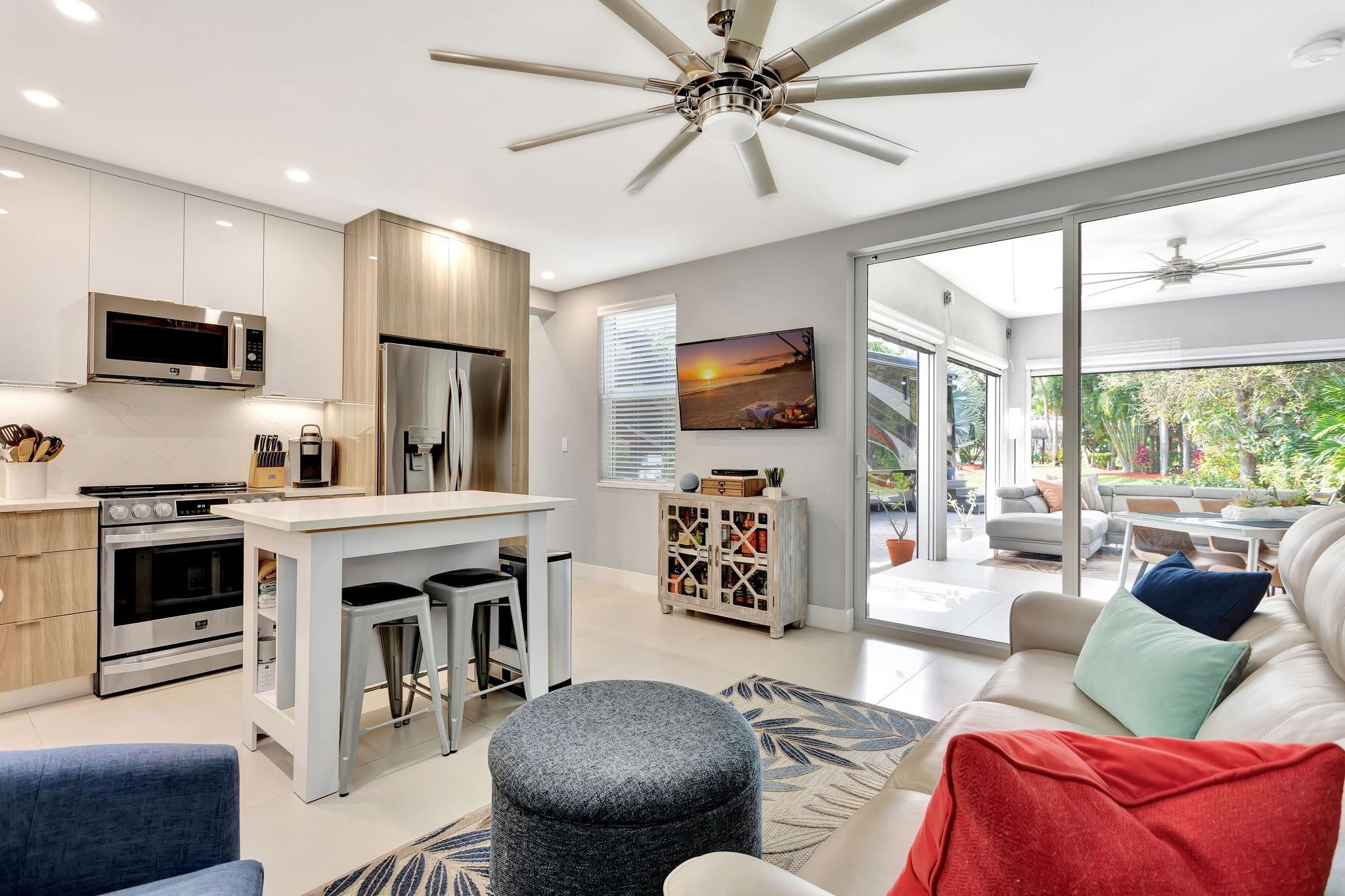 397 Sundial Circle, Unit 397 Pompano Beach, FL 33068 - Photo 6 of 28 Photo 6