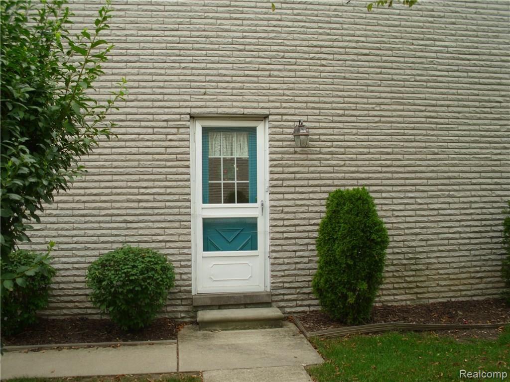 4340 15 Mile Road Sterling Heights, MI 48310 - Photo 2 of 44