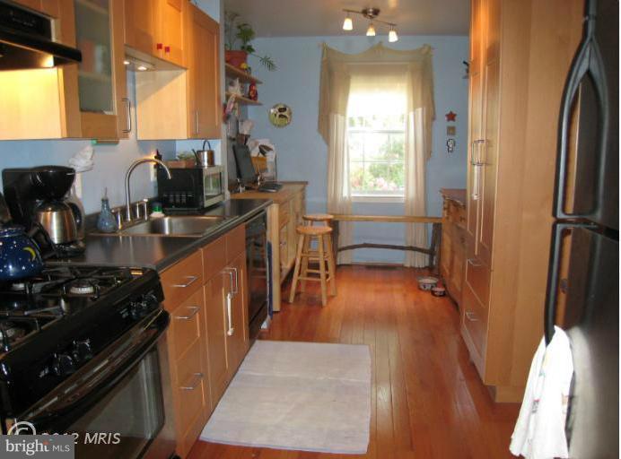 2288 Gunsmith Square Reston, VA 20191 - Photo 10 of 19 Kitchen