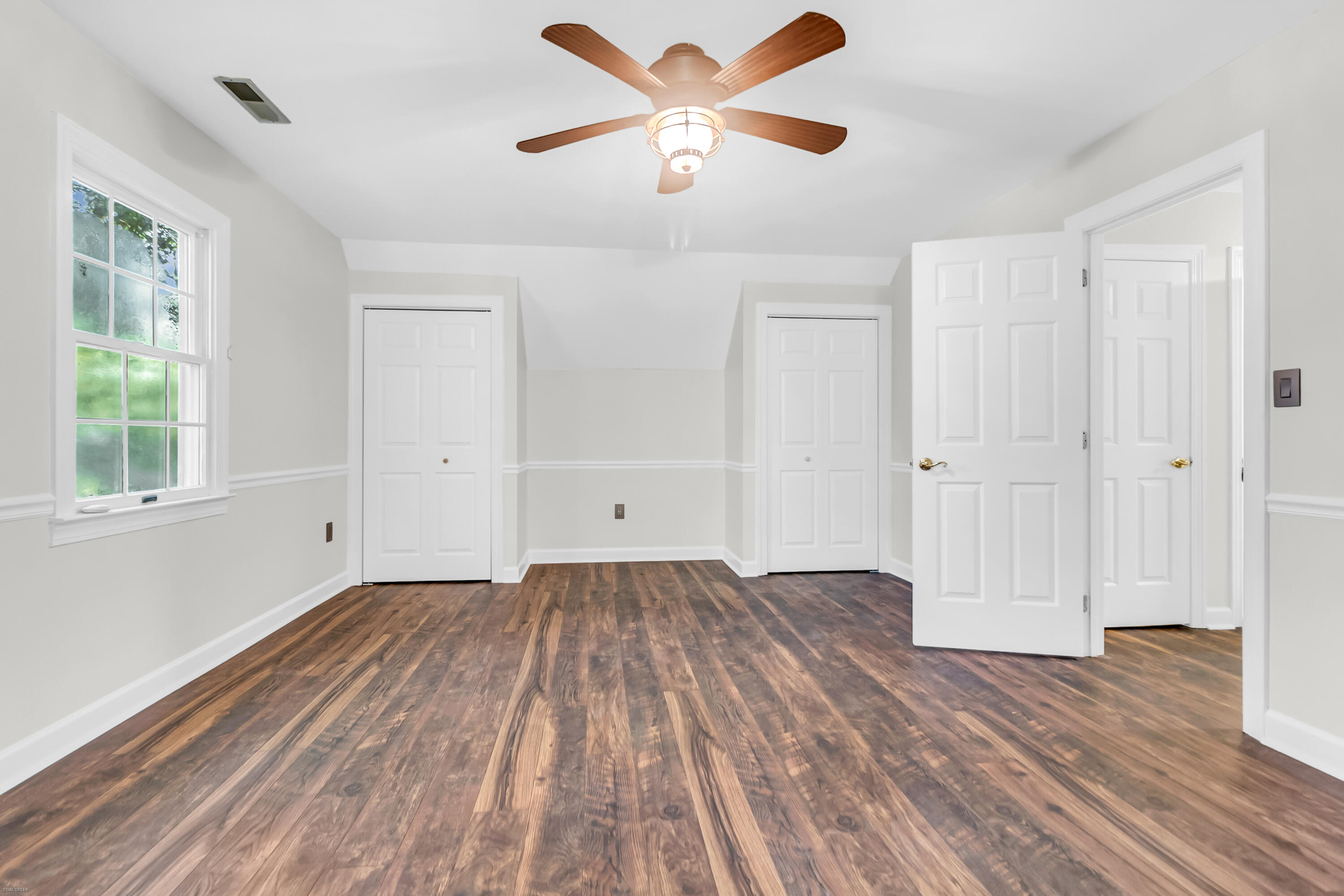 568 Woodspring Road Mount Pleasant, SC 29466 - Photo 31 of 56 Upstairs bedroom