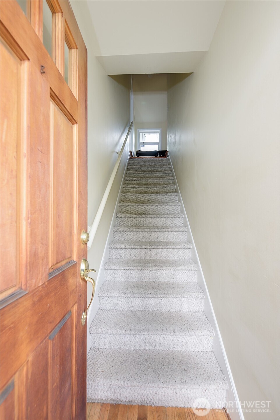 910 East Prospect Street Seattle, WA 98102 - Photo 13 of 25 a view of entryway