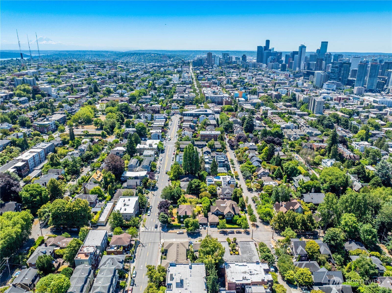 910 East Prospect Street Seattle, WA 98102 - Photo 23 of 25 an aerial view of a city with lots of residential buildings