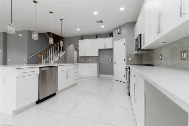 $625,000 | 14215 Manchester Drive, Naples, FL 34114