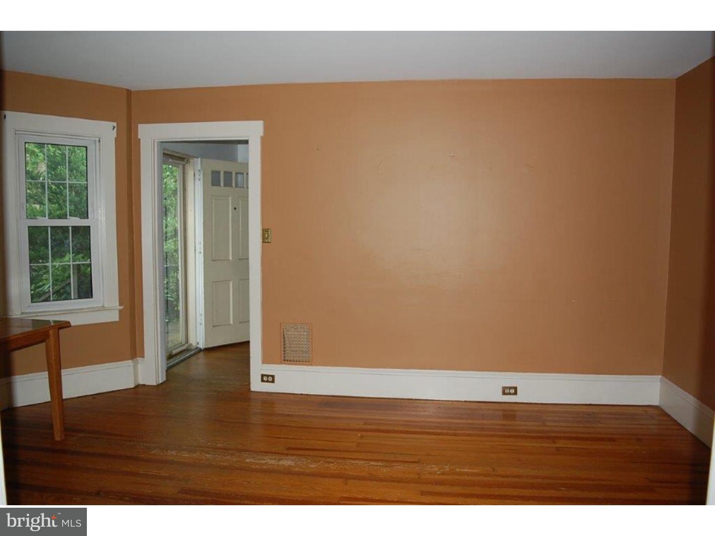 119 South Horace Street Woodbury, NJ 08096 - Photo 3 of 19 Living Room