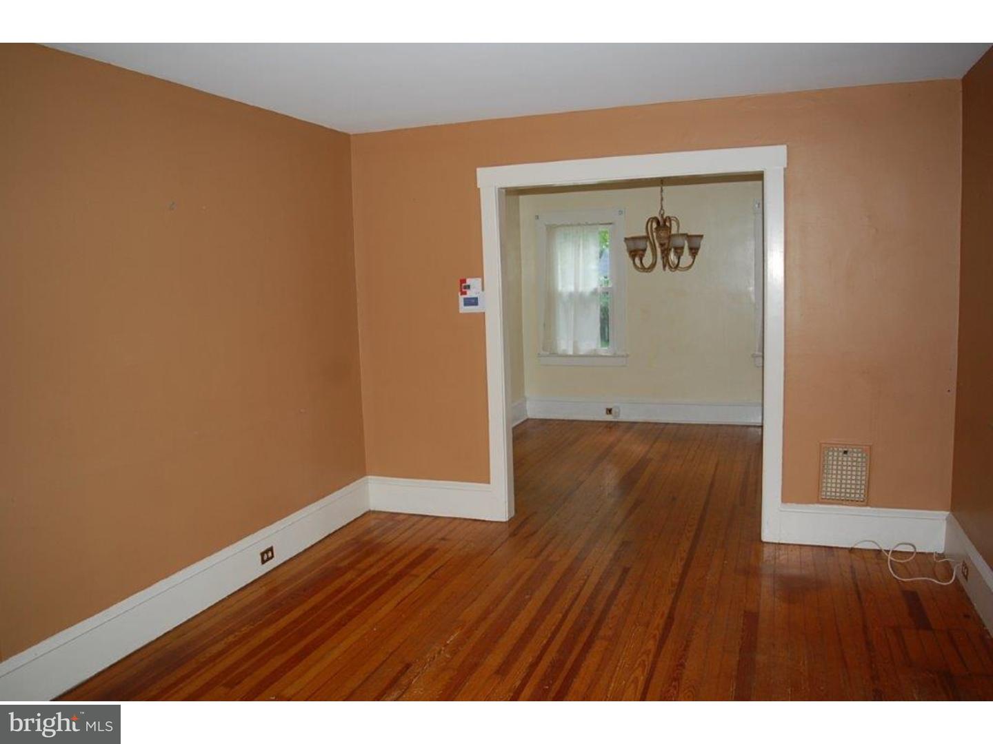 119 South Horace Street Woodbury, NJ 08096 - Photo 4 of 19 Living Room