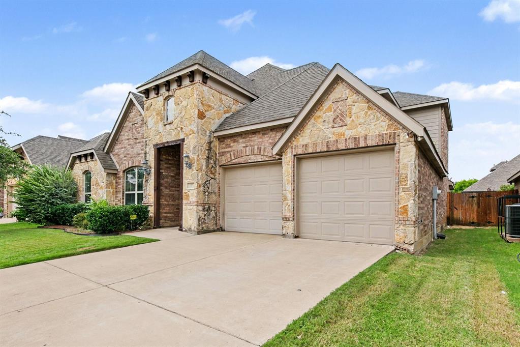 233 Hawks Rdg Trail Burleson, TX 76028 - Photo 2 of 27
