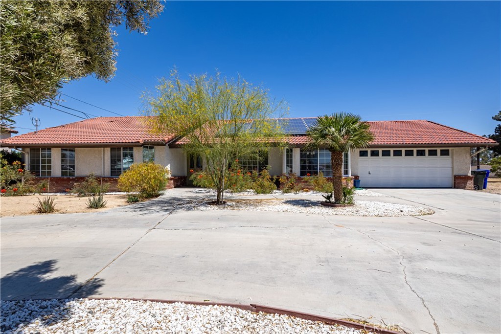 20086 Yucca Loma Road Apple Valley, CA 92307 - Photo 2 of 41