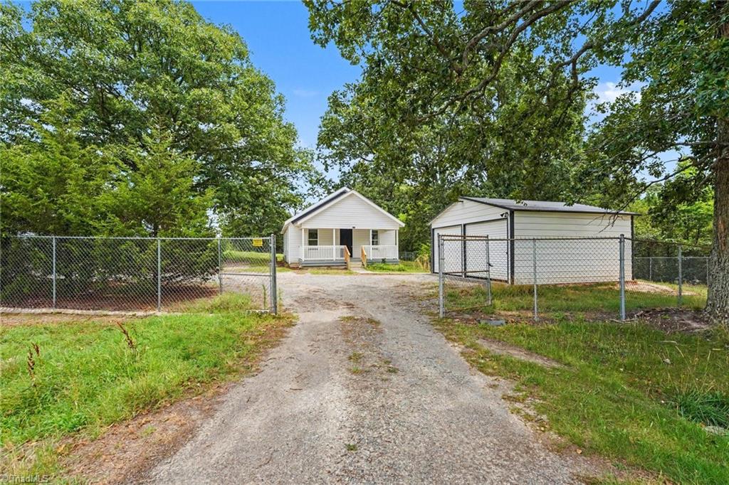 2908 Little Brook Road Seagrove, NC 27341 - Photo 6 of 28