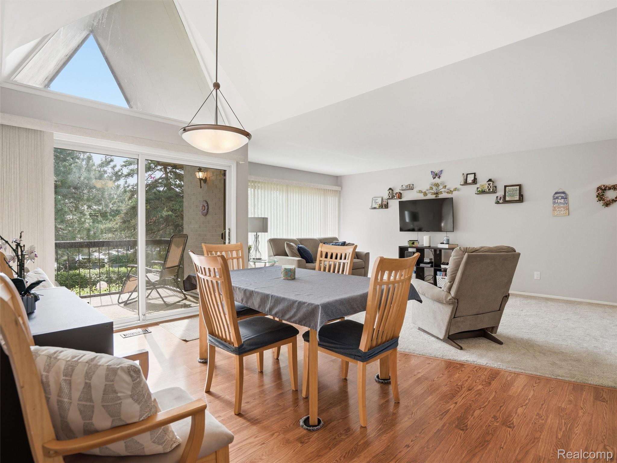 1975 Klingensmith Road, Unit 26 Bloomfield Hills, MI 48302 - Photo 4 of 21 13-DSC04158.jpg