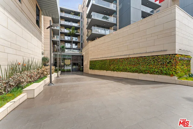 a view of a back yard of the house