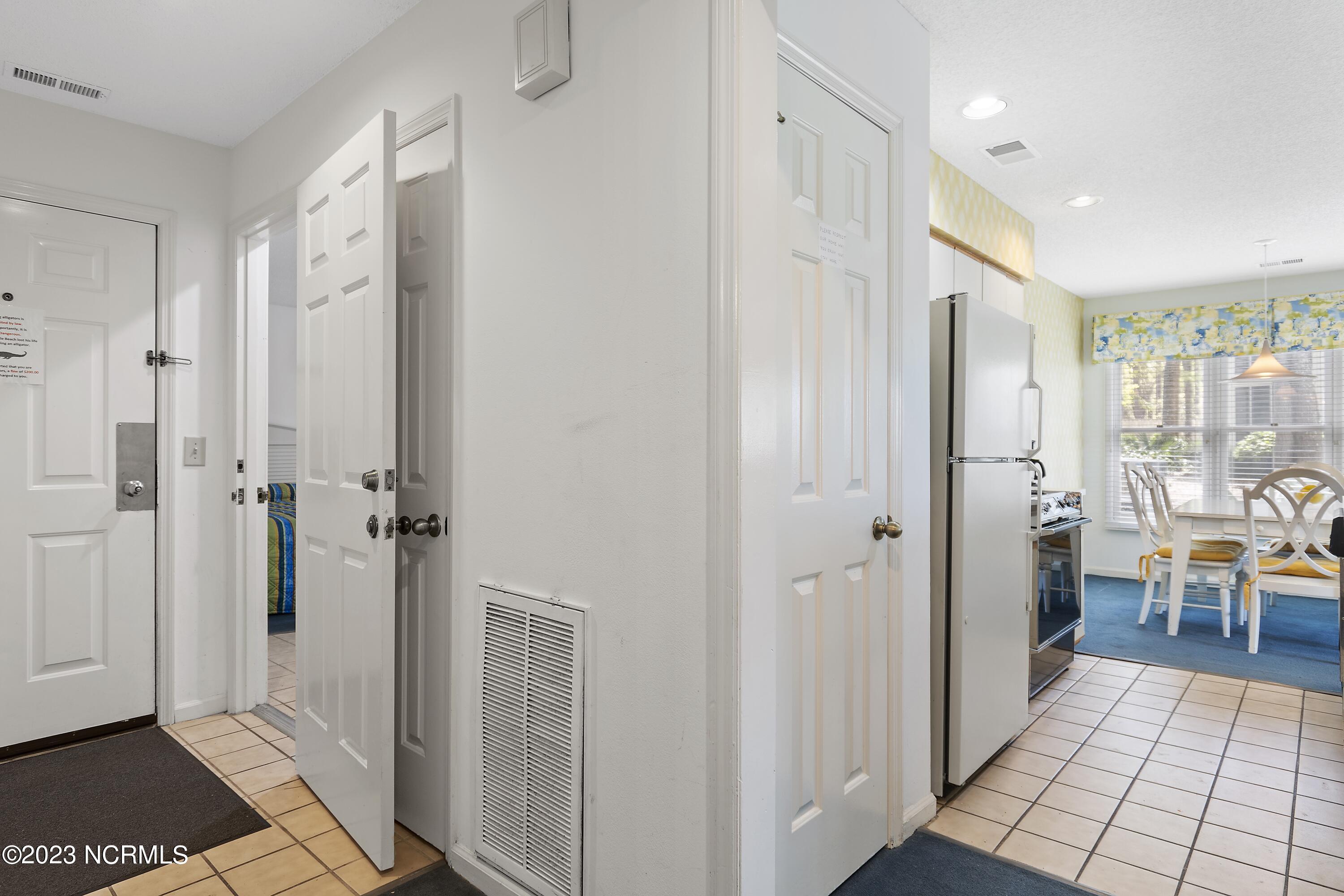 215 Clubhouse Road, Unit 1 Sunset Beach, NC 28468 - Photo 4 of 57 Foyer