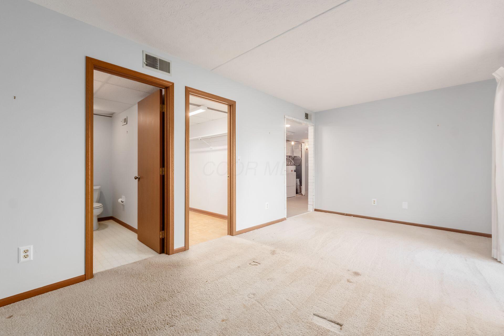 5885 Beechcroft Road, Unit 116 Columbus, OH 43229 - Photo 12 of 29 5885 Beechcroft Road 116