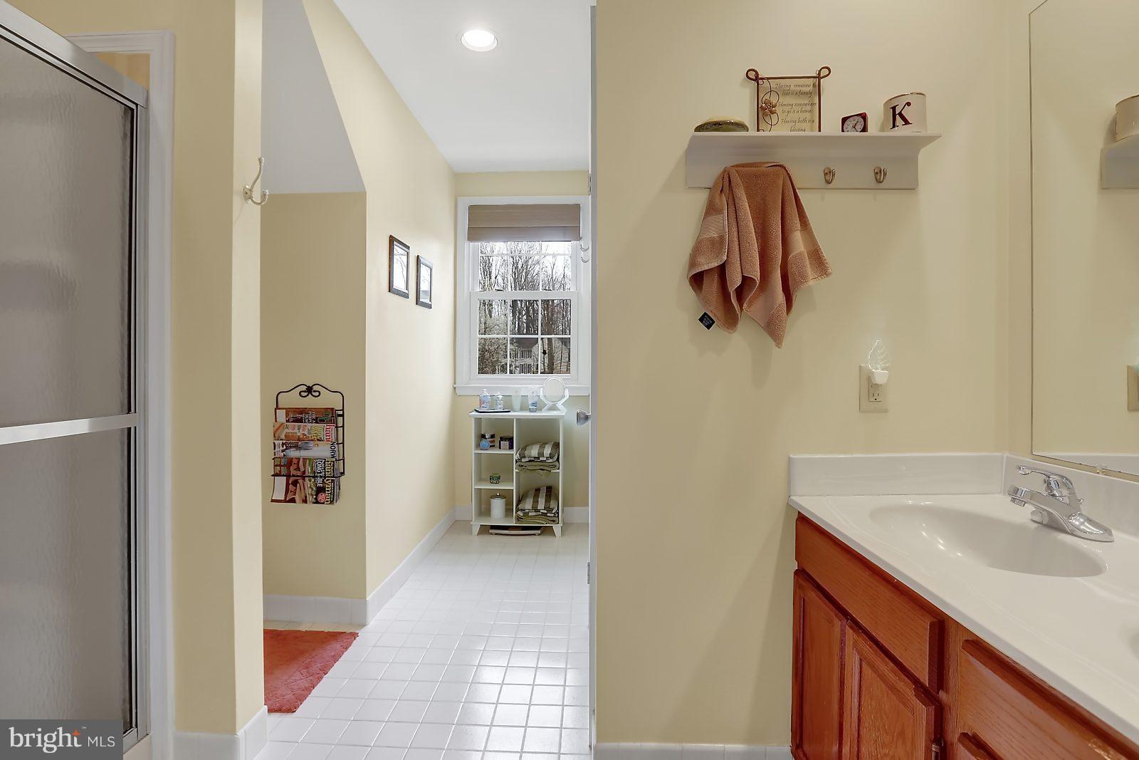 18 Elmridge Road Arnold, MD 21012 - Photo 17 of 29 Separate shower - Ceramic Tile