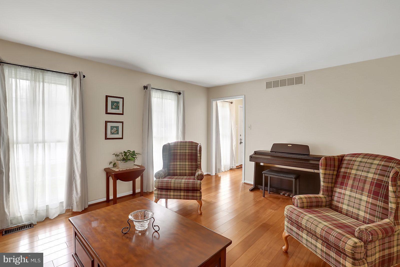 18 Elmridge Road Arnold, MD 21012 - Photo 10 of 29 Tons of Natural light - Bright & Airy