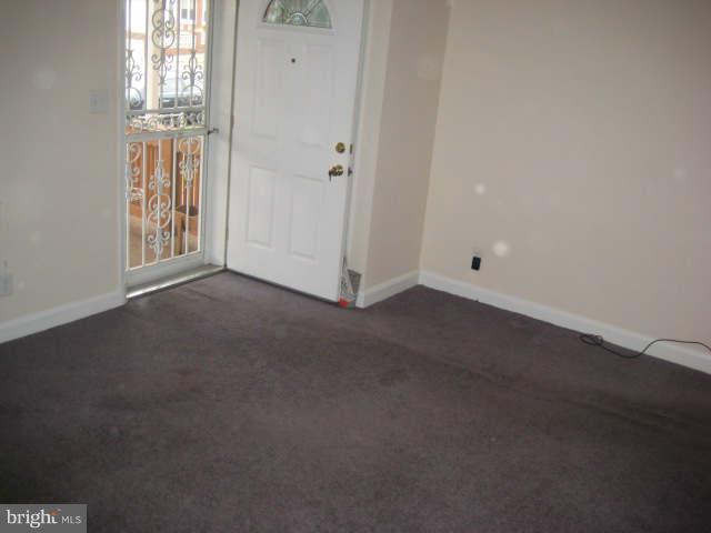7444 Lawrence Road Baltimore, MD 21222 - Photo 7 of 30 Living Room