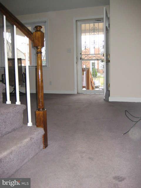 7444 Lawrence Road Baltimore, MD 21222 - Photo 8 of 30 Living Room