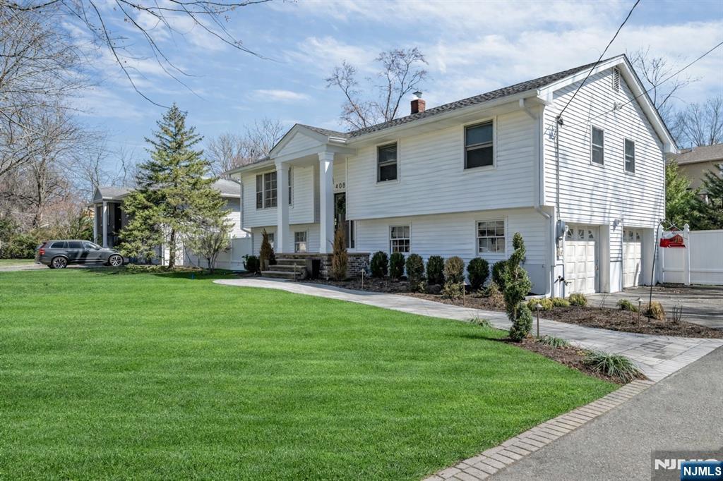 408 Chelsea Street Paramus, NJ 07652 - Photo 3 of 49