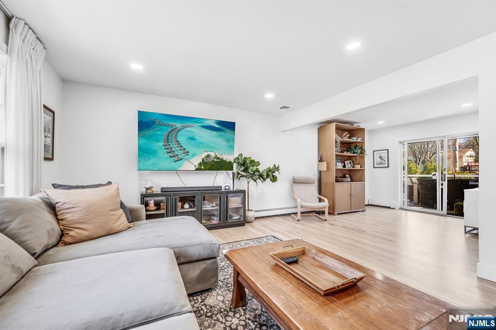 408 Chelsea Street Paramus, NJ 07652 - Photo 7 of 49