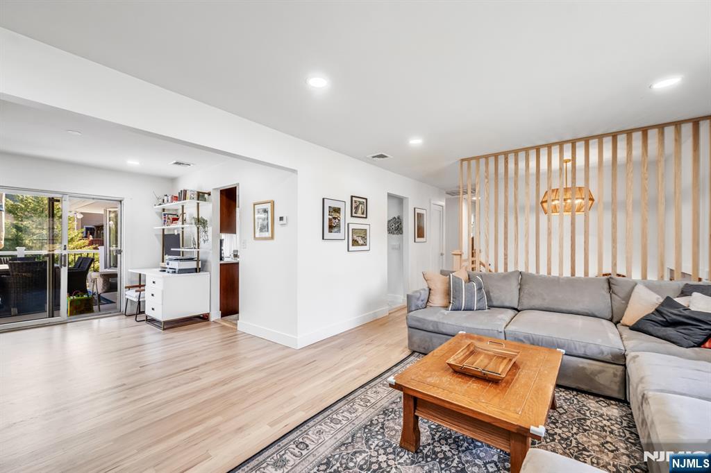 408 Chelsea Street Paramus, NJ 07652 - Photo 8 of 49