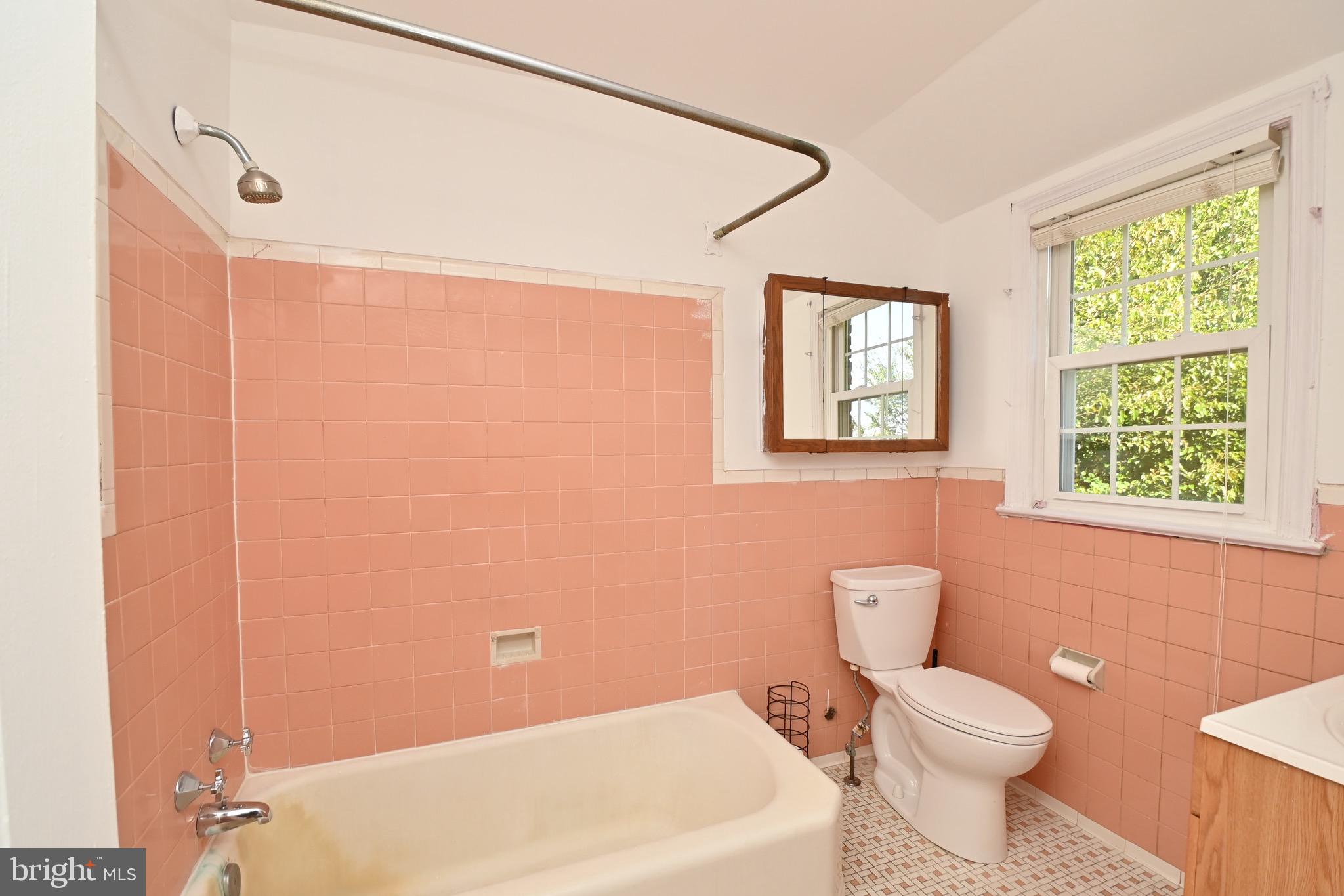 816 Chillum Road Hyattsville, MD 20783 - Photo 12 of 19 Main Bathroom