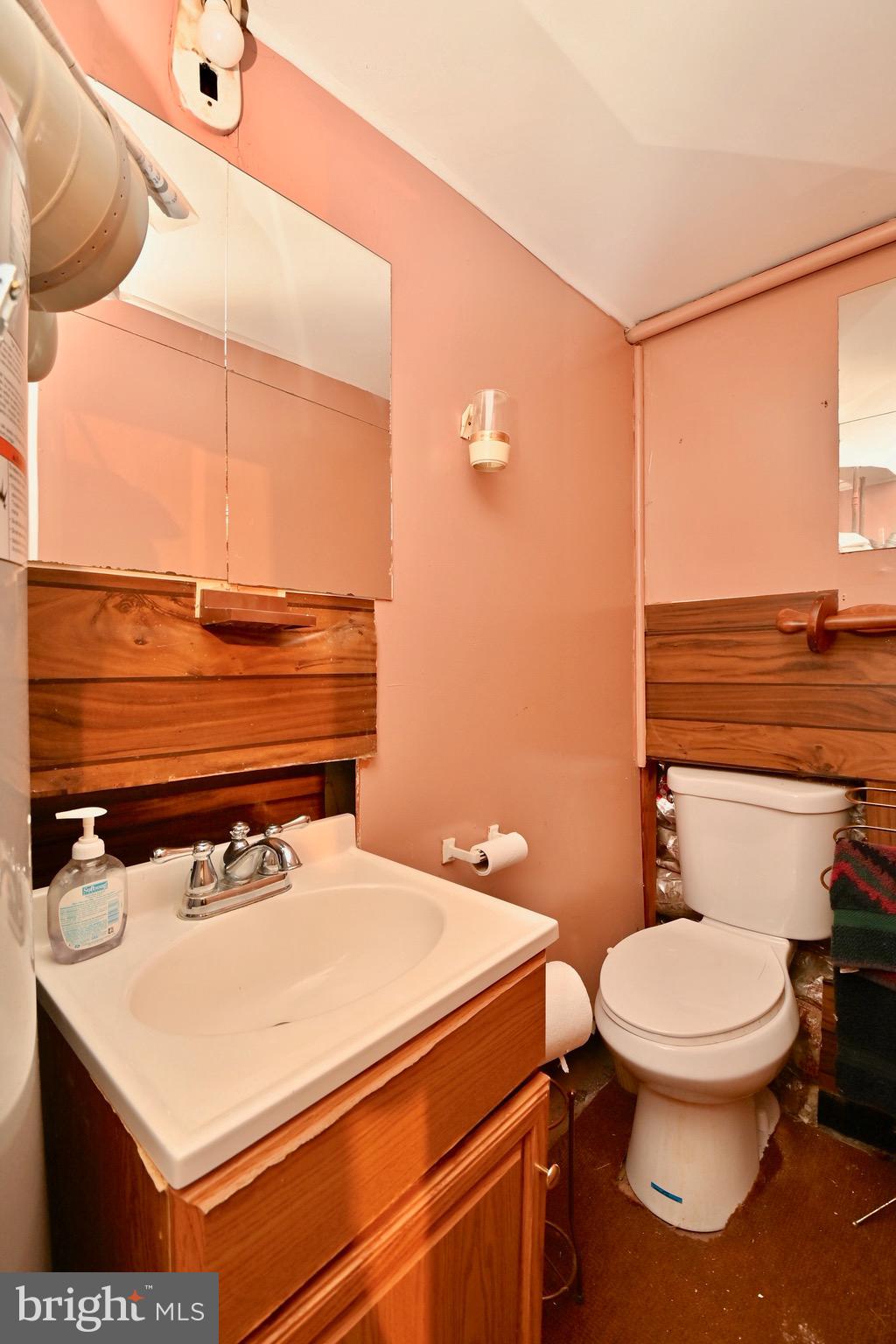 816 Chillum Road Hyattsville, MD 20783 - Photo 16 of 19 Half bath