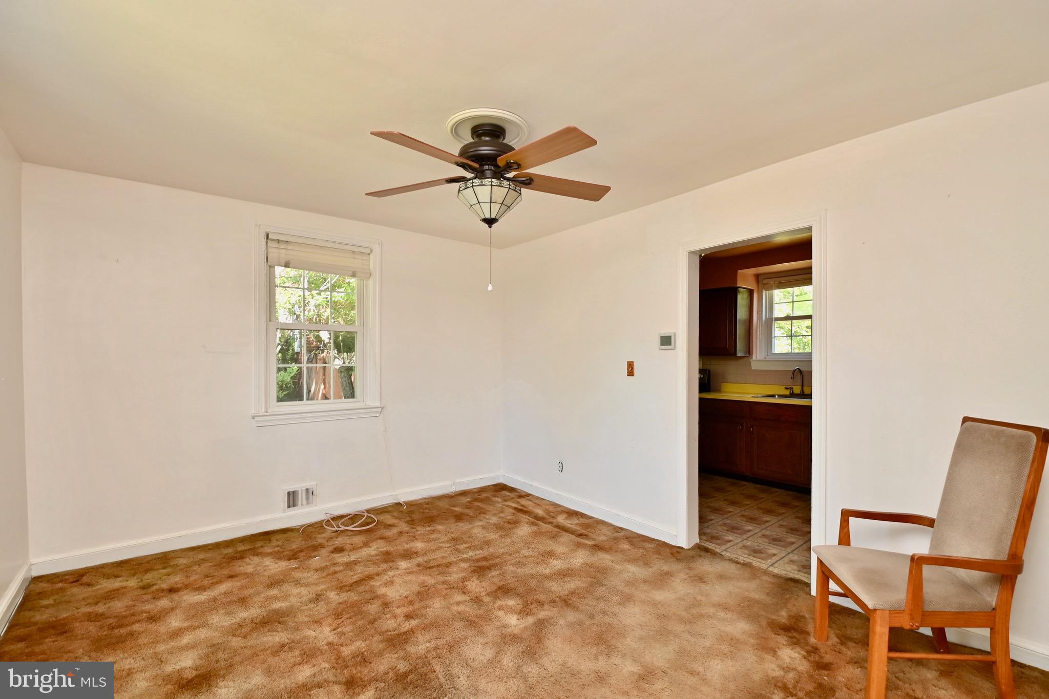 816 Chillum Road Hyattsville, MD 20783 - Photo 8 of 19 Dinning Room