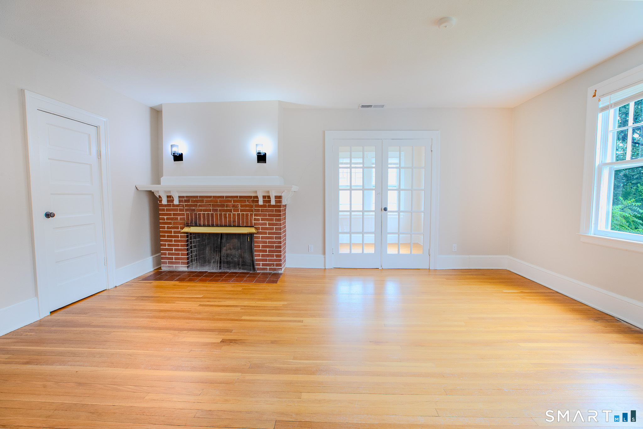 219 Jordan Lane Wethersfield, CT 06109 - Photo 6 of 21