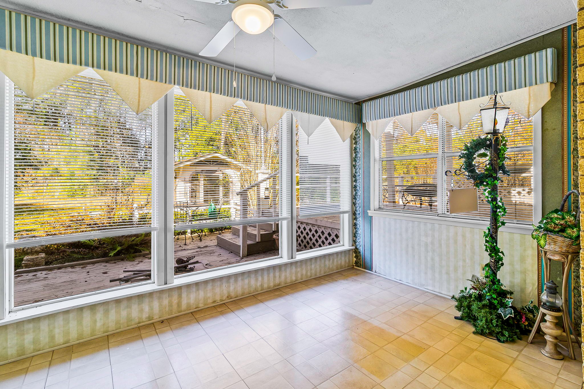 433 West Laurelia Road Corrigan, TX 75939 - Photo 16 of 44