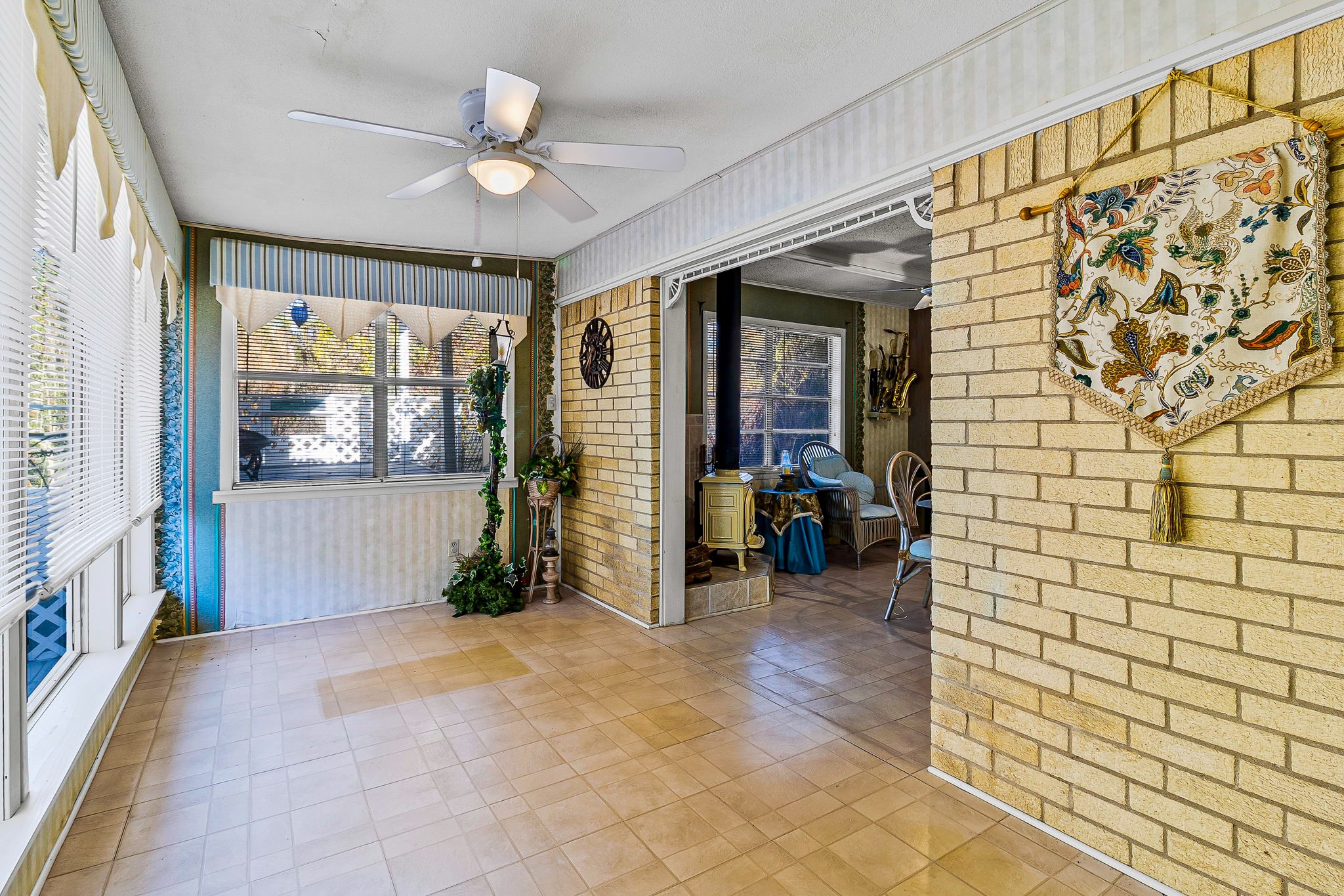 433 West Laurelia Road Corrigan, TX 75939 - Photo 17 of 44