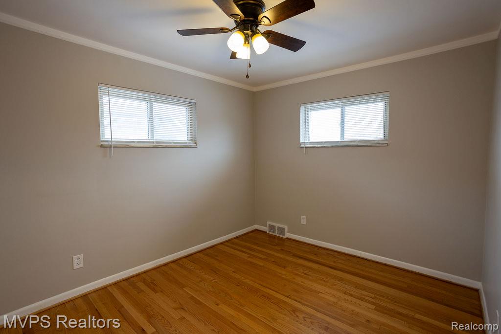 18062 Ash Avenue Eastpointe, MI 48021 - Photo 8 of 11