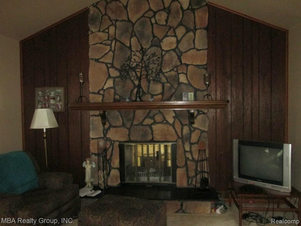 8496 Rucker Road Grosse Ile, MI 48138 - Photo 17 of 39 IMG_6754.jpg