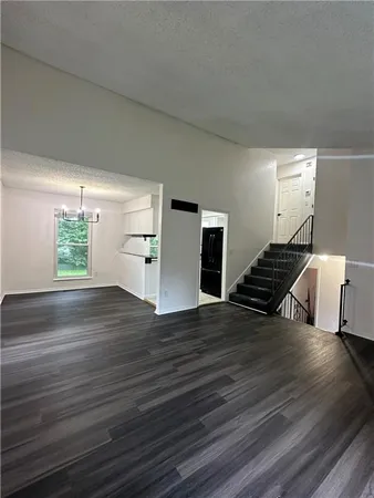 $1,350 | 9525 Manning Avenue, Kansas City, MO 64134