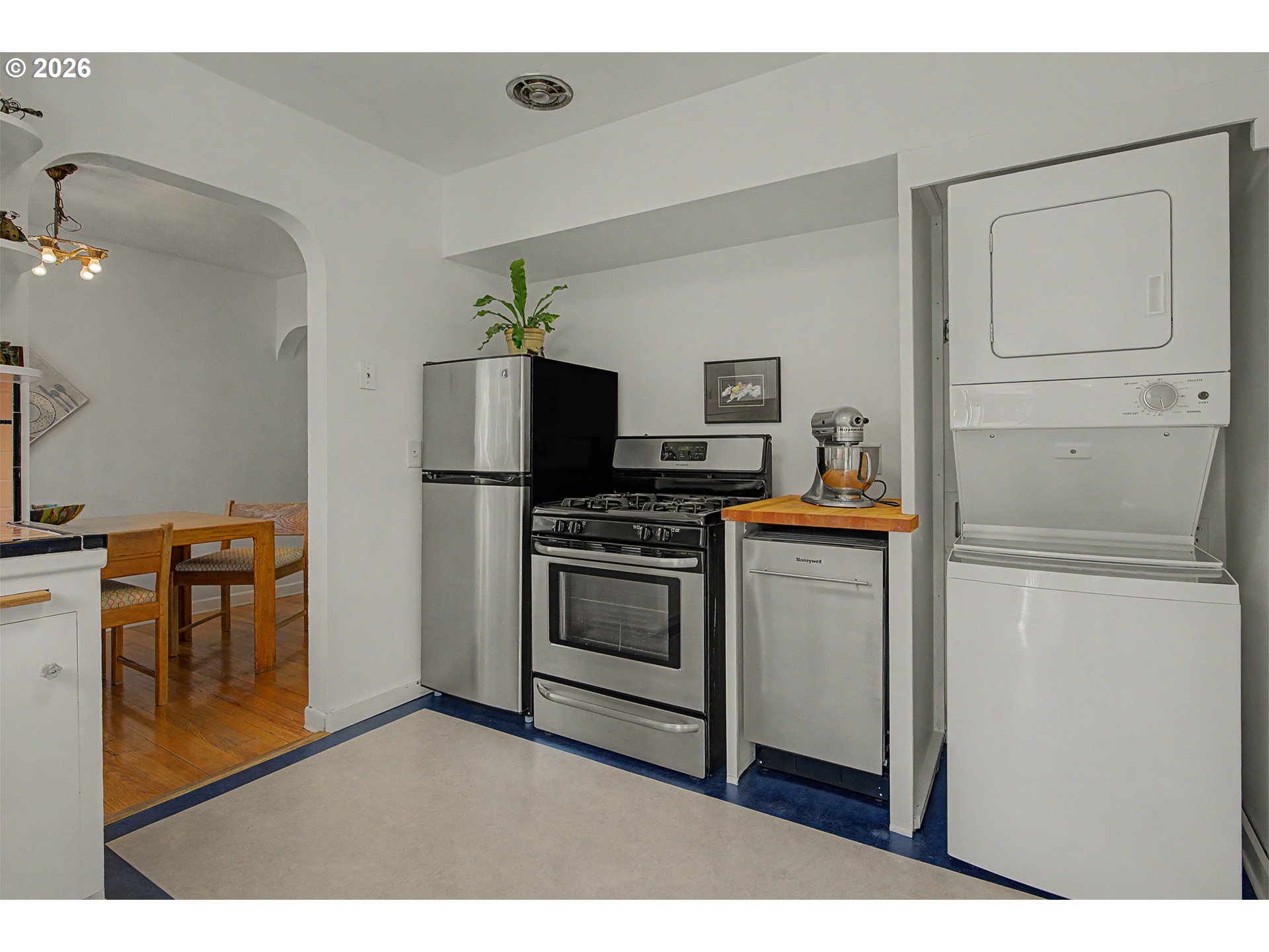 4341 Northeast Halsey Street, Unit 18 Portland, OR 97213 - Photo 14 of 32