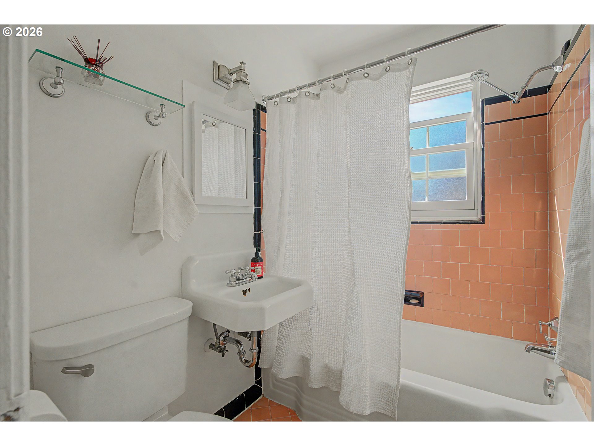 4341 Northeast Halsey Street, Unit 18 Portland, OR 97213 - Photo 15 of 32