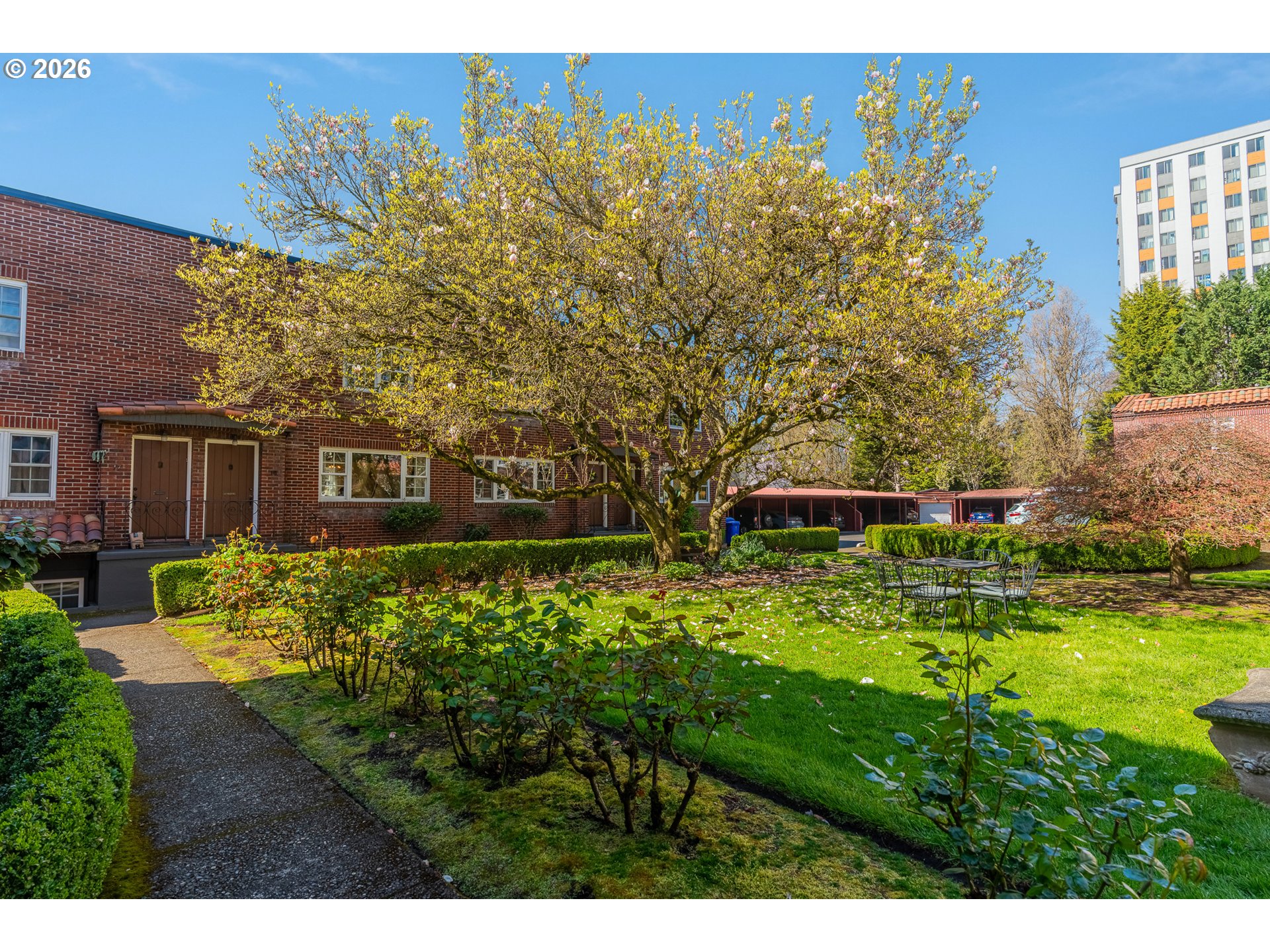 4341 Northeast Halsey Street, Unit 18 Portland, OR 97213 - Photo 2 of 32