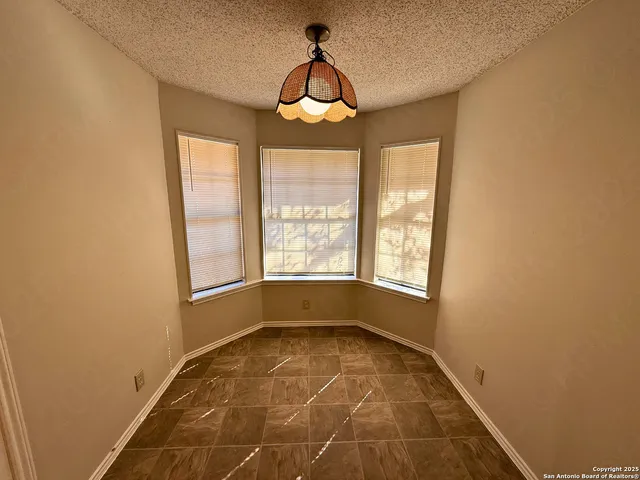 $1,595 | 6347 Scrub Jay, San Antonio, TX 78240