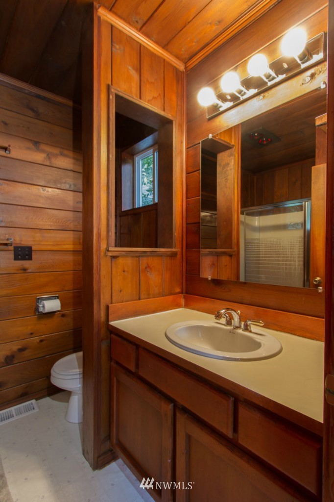5122 Lake Alice Road Southeast Fall City, WA 98024 - Photo 15 of 24 Gallery Image 15