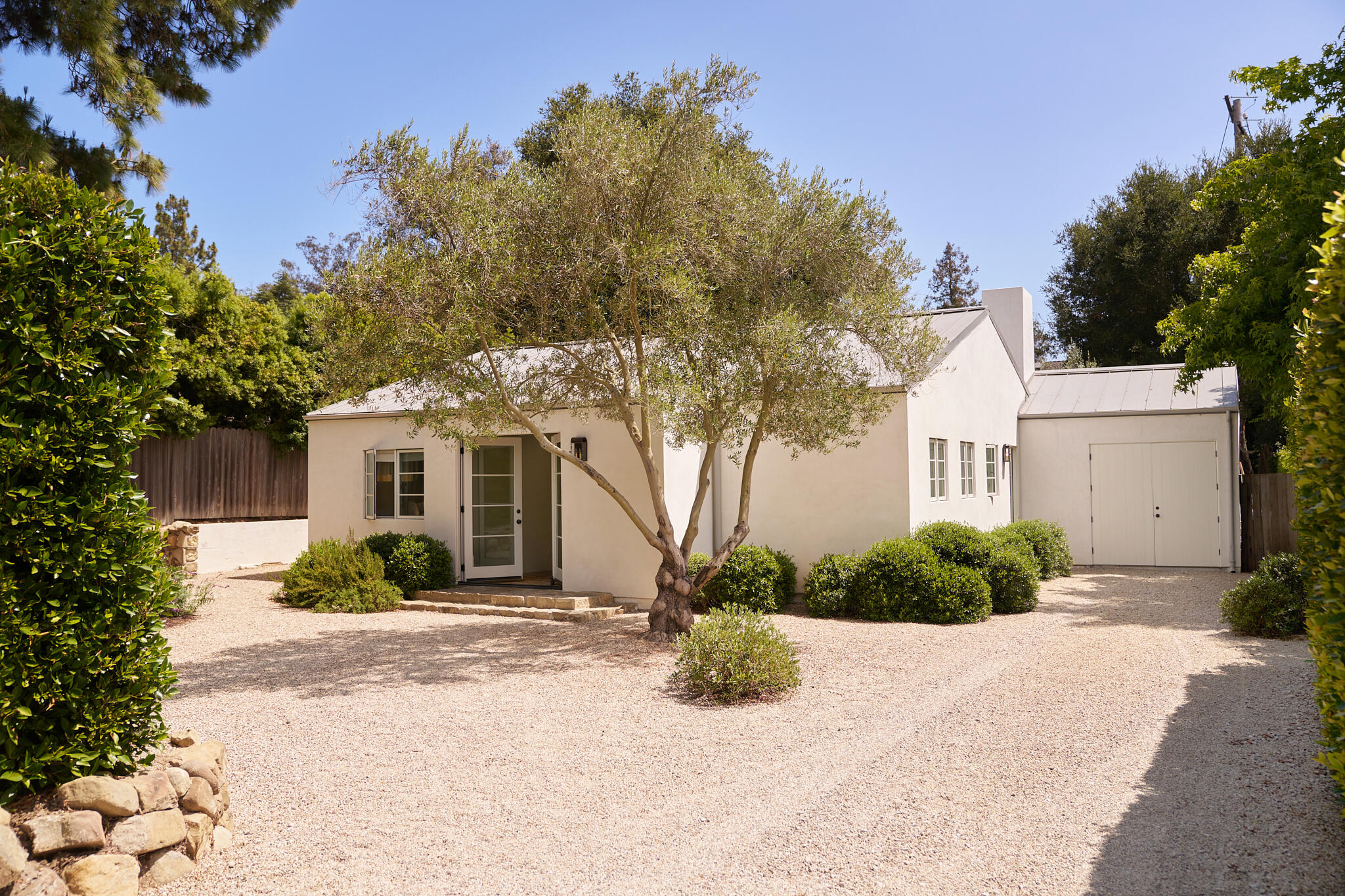 966 Chelham Way Montecito, CA 93108 - Photo 2 of 26 966 Chelham 4