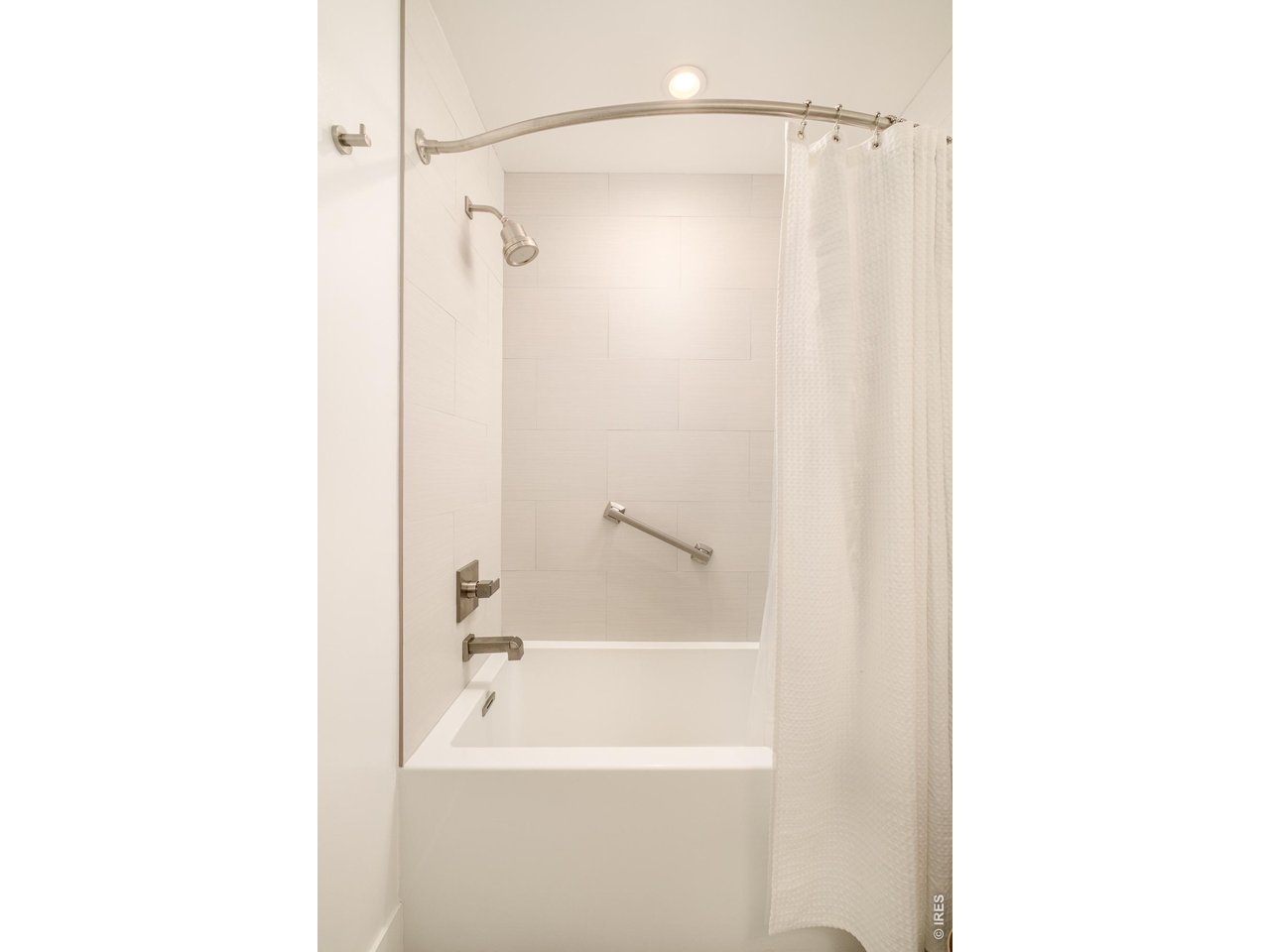 2455 Walnut Street Boulder, CO 80302 - Photo 31 of 46 3rd Floor hall bath