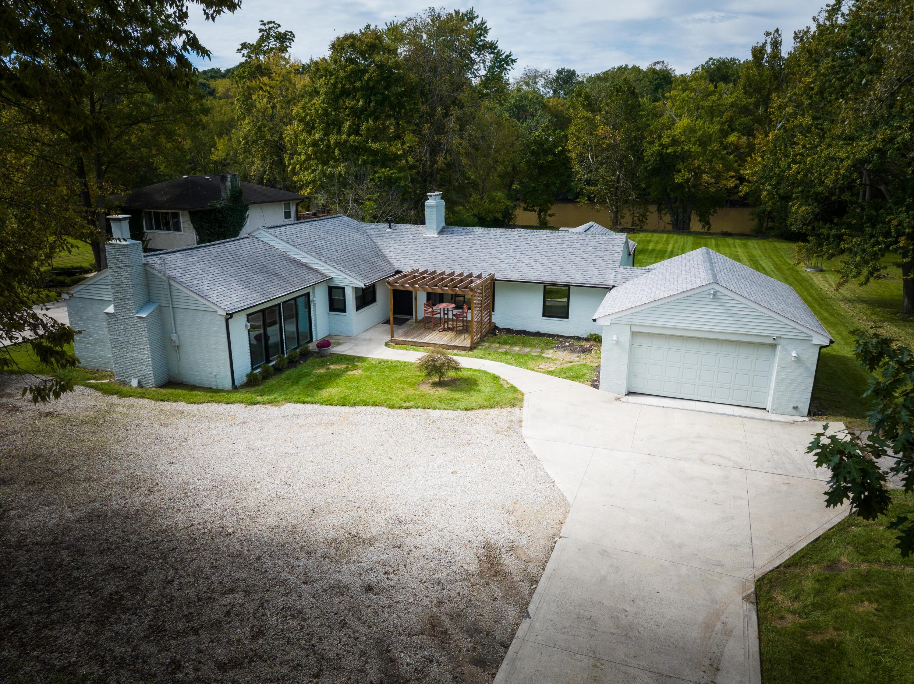 10618 Riverside Drive Powell, OH 43065 - Photo 2 of 4 DJI_20260930120752_0123_D
