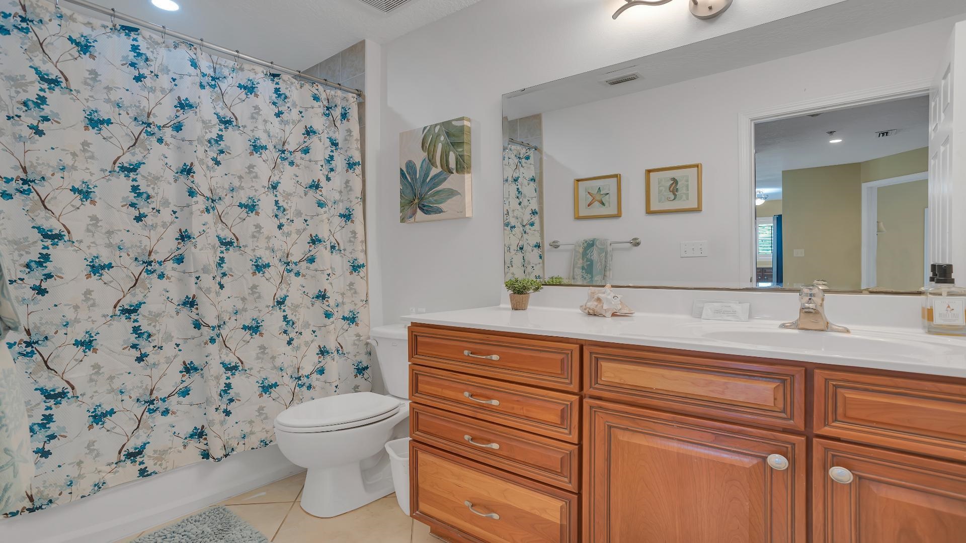 264 Gibraltar Court, Unit 101 St. Augustine, FL 32080 - Photo 23 of 37 Tub/Shower combination