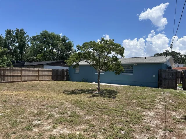 a house view with a entertaining space