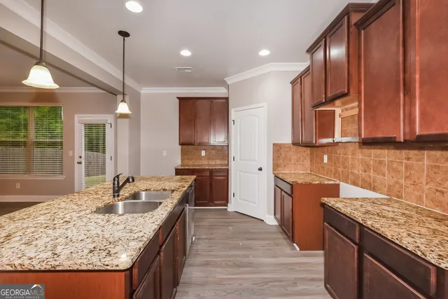 $2,290 | 4944 Longview Run, Decatur, GA 30035