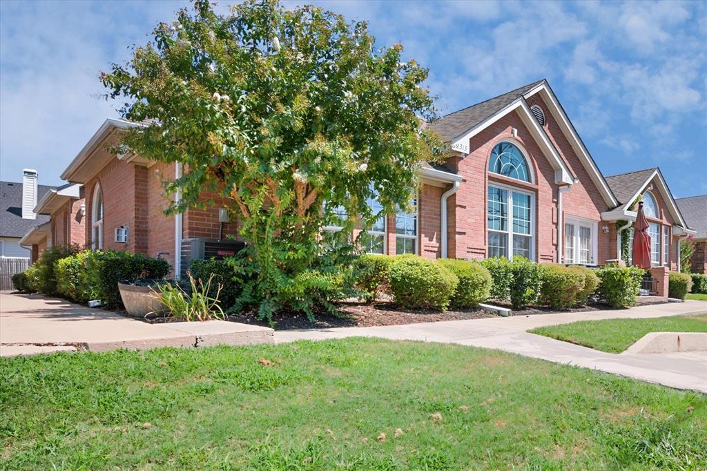 2313 Ragland Road Mansfield, TX 76063 - Photo 4 of 31 Gallery Image 4