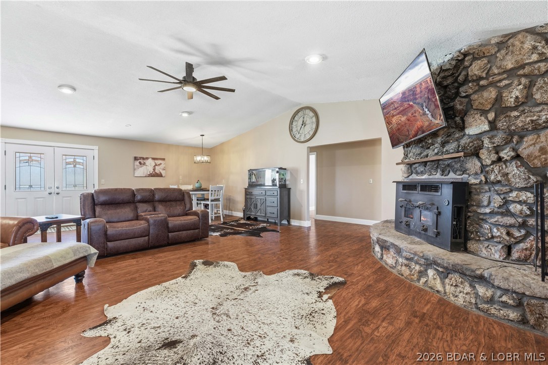 282 Reeds Road Lebanon, MO 65536 - Photo 4 of 59