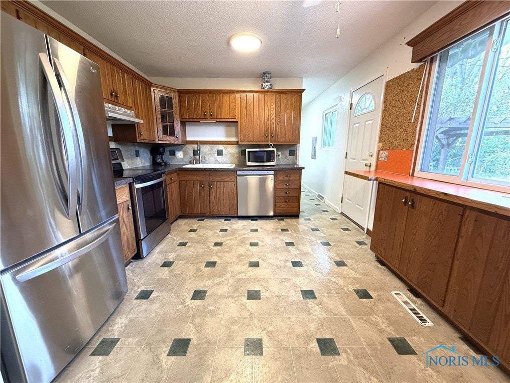 342 Cheswick Road Holland, OH 43528 - Photo 4 of 23 Gallery Image 4