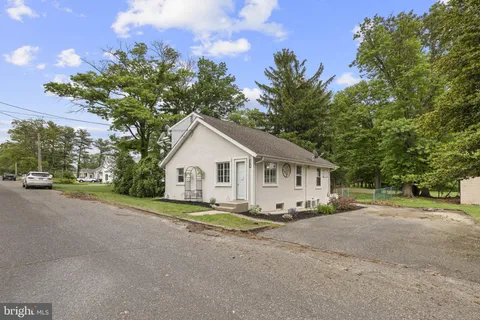 $315,000 | 320 O'Donnell's Lane, Cinnaminson, NJ 08077