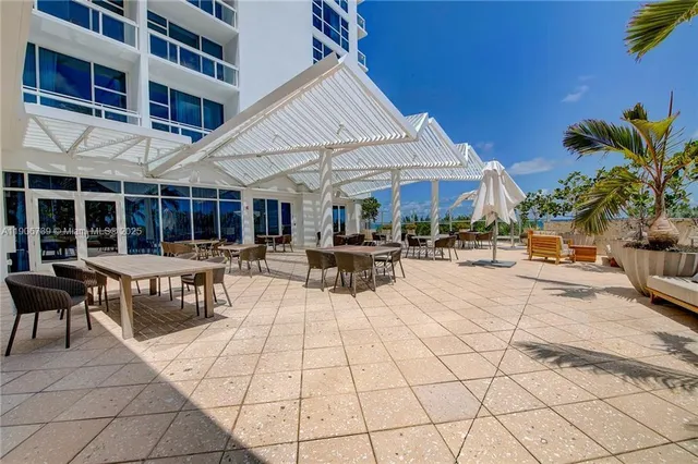 $2,690,000 | 6899 Collins Avenue, Unit 2208, Miami Beach, FL 33141